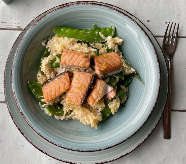 orzo met peultjes en zalm