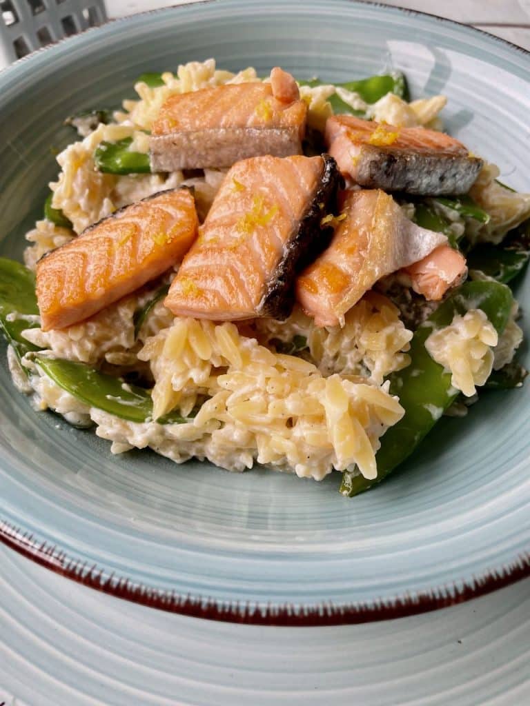 orzo met peultjes en zalm