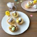 kokosnestjes met paaseitjes
