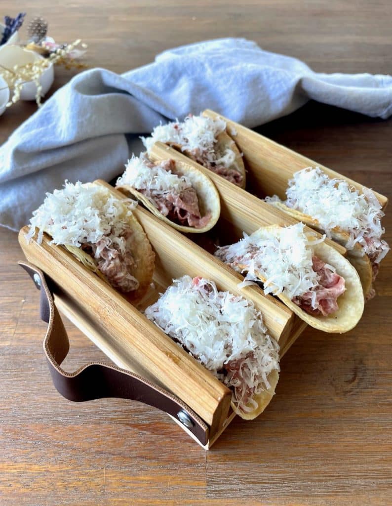 crispy mini taco met beef