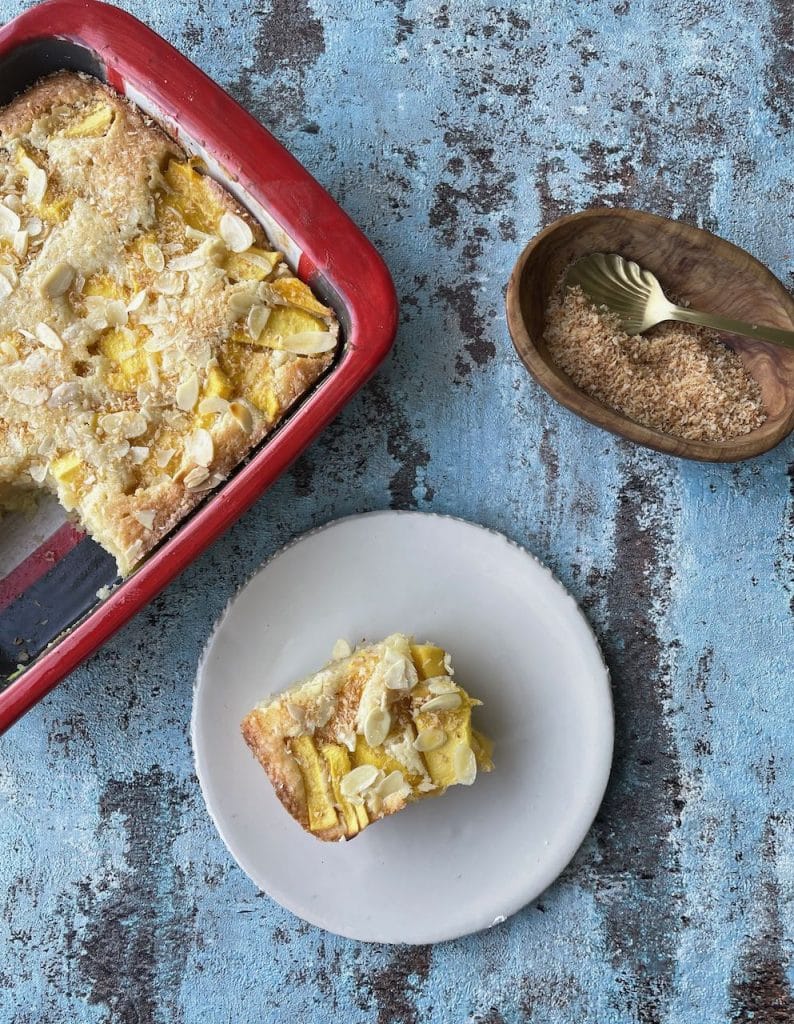 Plaatcake met mango en kokos