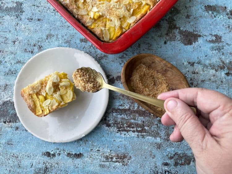 Plaatcake met mango en kokos