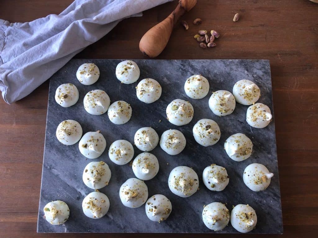 Pistache meringue