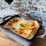 Eenpersoonsmaaltijd paddenstoelen lasagne