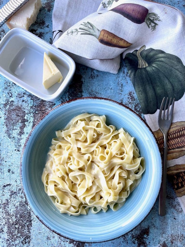 Fettuccine Alfredo - comfort food met 3 ingrediënten - My happy kitchen &  lifestyle