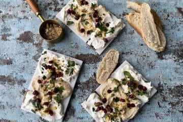 Labneh en hummus board