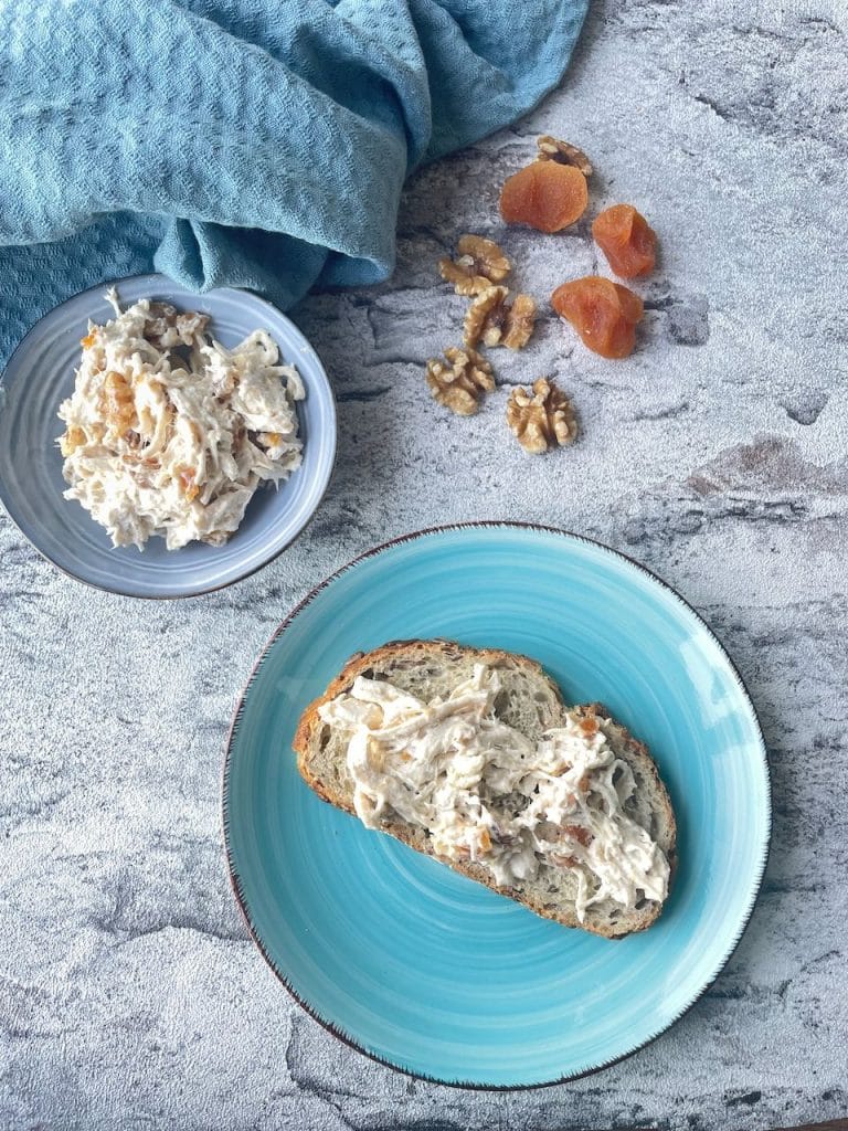 kip-walnoot salade