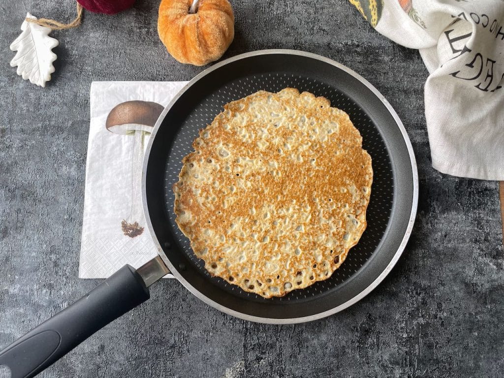 Pannenkoek pakketjes met paddenstoelen