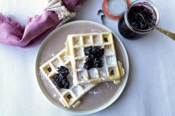 Wafels met bosbessenjam