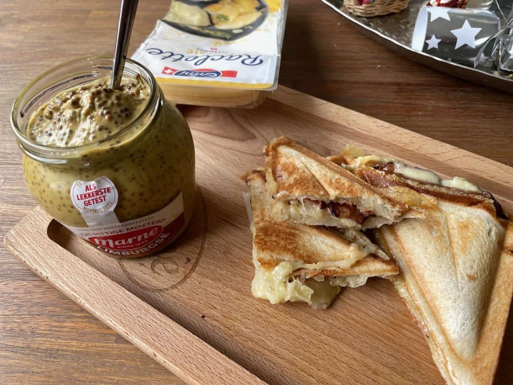 Zuurkool tosti met raclette kaas