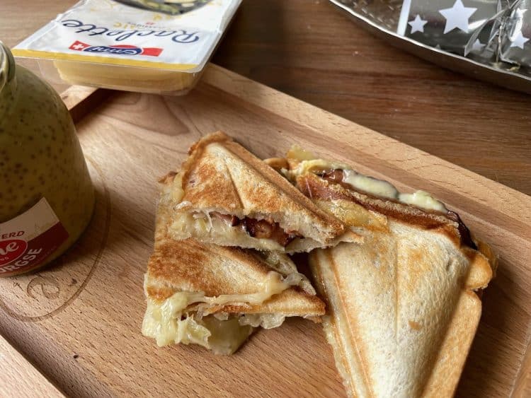Zuurkool tosti met raclette kaas