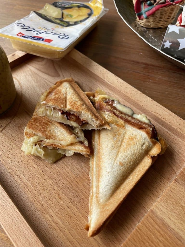 Zuurkool tosti met raclette kaas