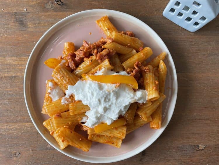 Pasta met paprika pesto