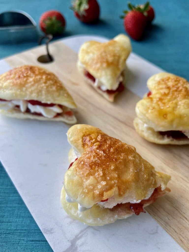 Eenhaps bladerdeeg gebakjes
