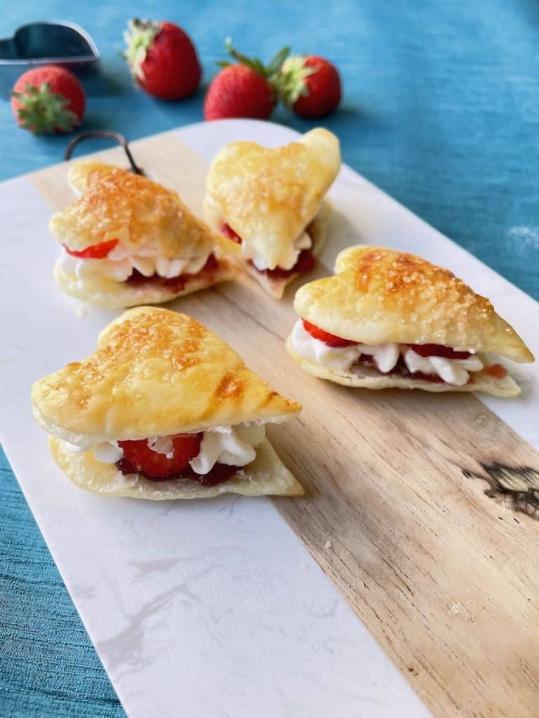 Eenhaps bladerdeeg gebakjes