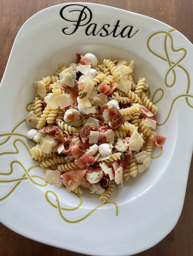 Pastasalade met ham en vijgen