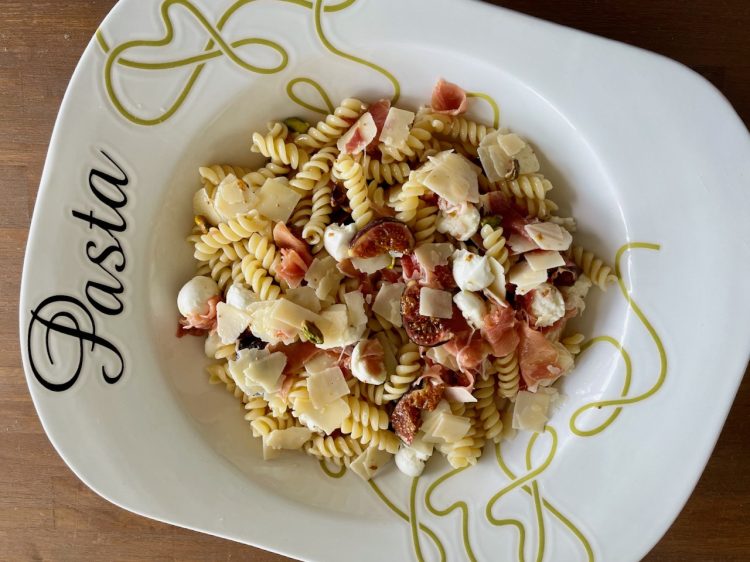 Pastasalade met ham en vijgen