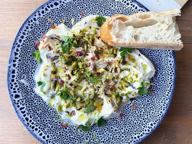 Labneh met pistache