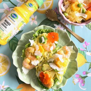 Noodle salade met garnalen en mango