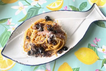 Siciliaanse pasta met ansjovis en rozijnen