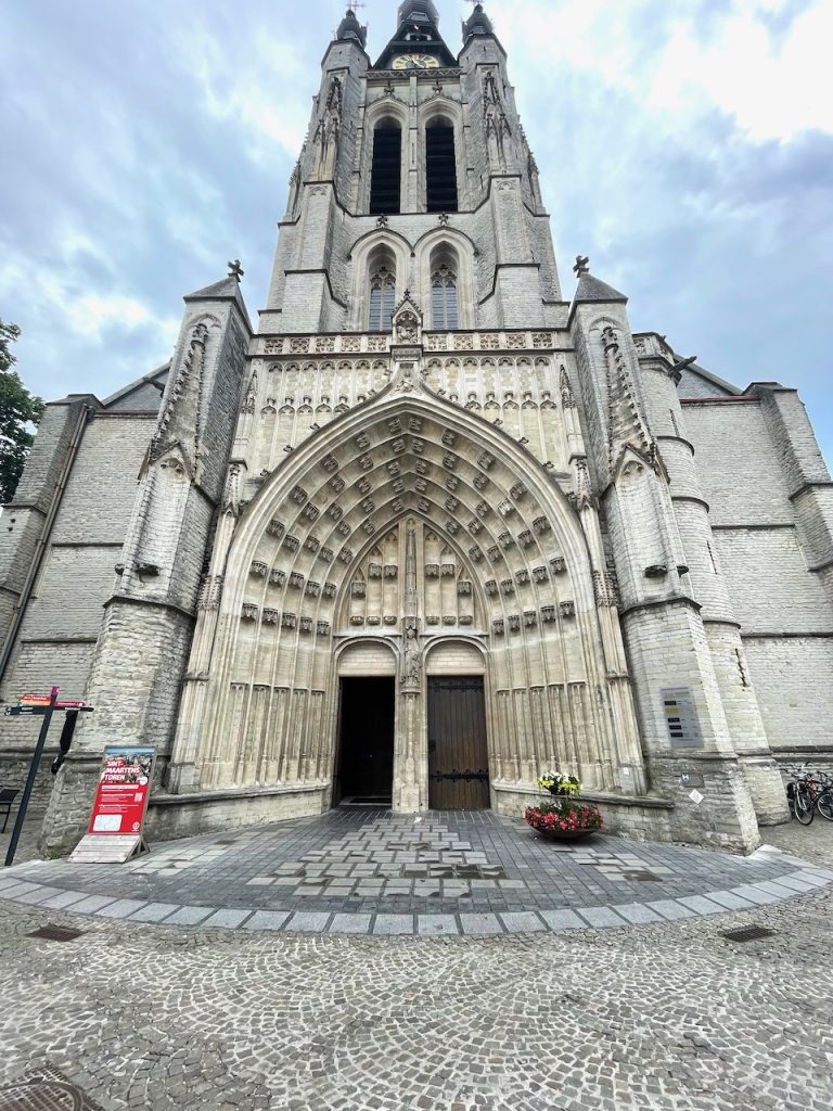 48 uur in Kortrijk: St. Maartens kerk