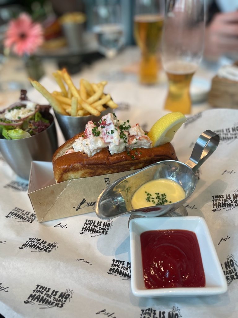 Lobster roll