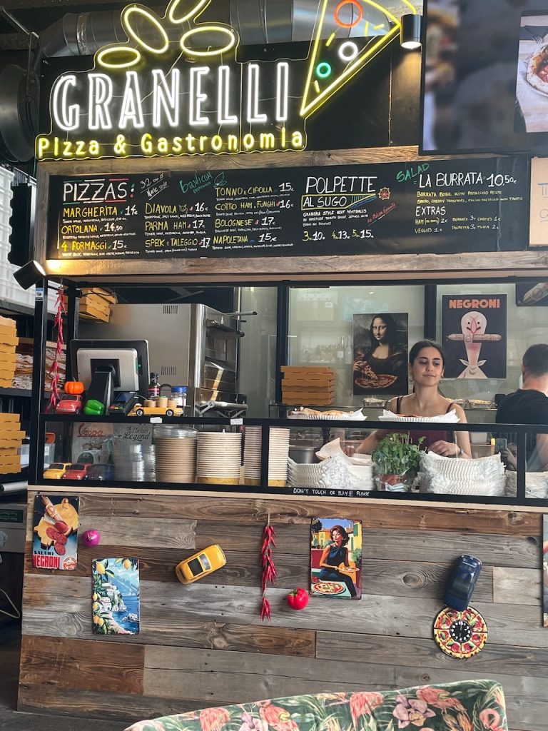 lunchen in den haag: foodhall Scheveningen
