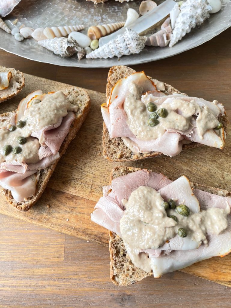 broodje vitello tonnato