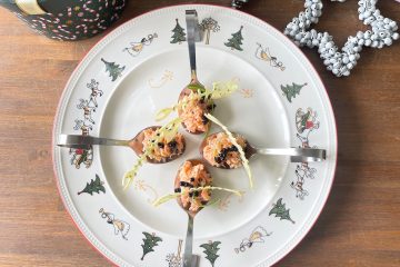 Amuse van zalmtartaar met soja kaviaar