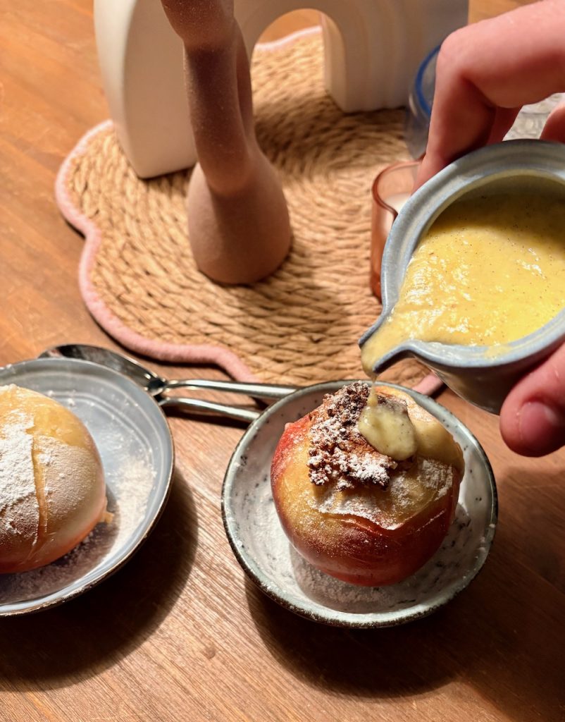 Duitse bratapfel met warme vanillesaus