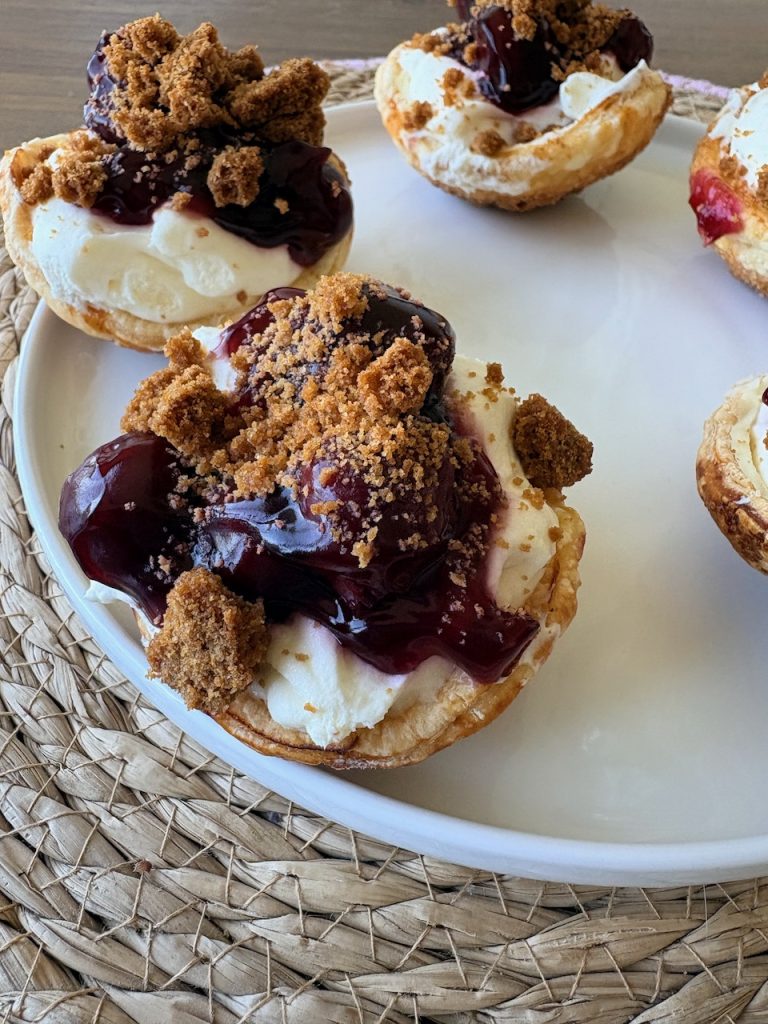 Monchou gebakjes in bladerdeegschelp