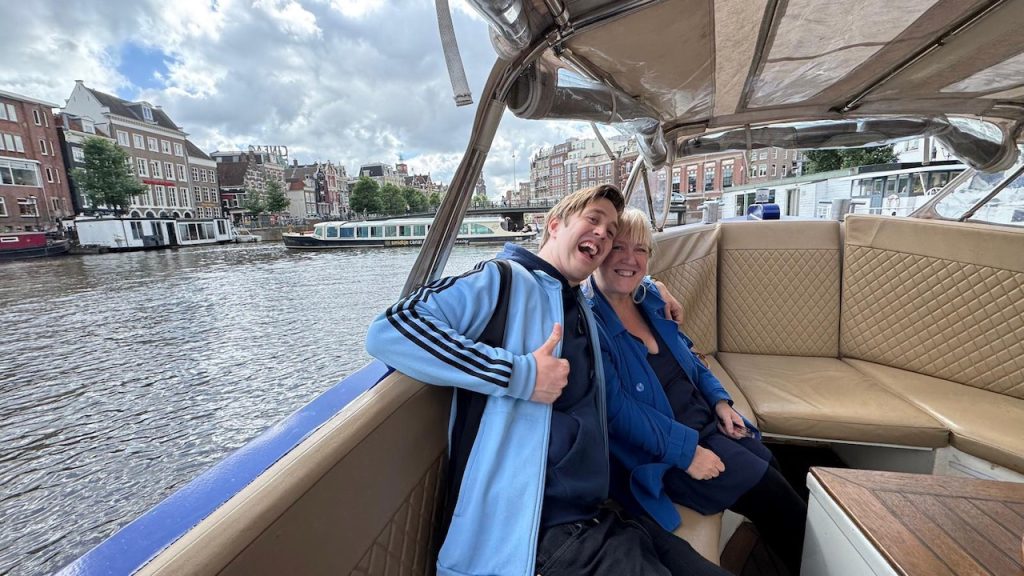 privé cruise Amsterdamse grachten: met kaasfondue!