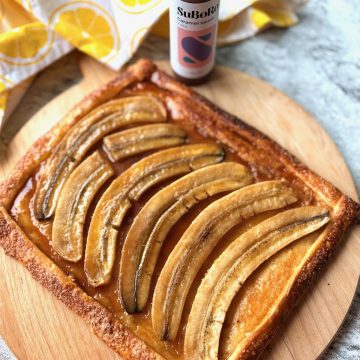 bananentaart met bladerdeeg